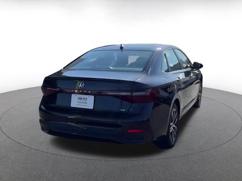 Used 2025 Volkswagen Jetta SE image 14