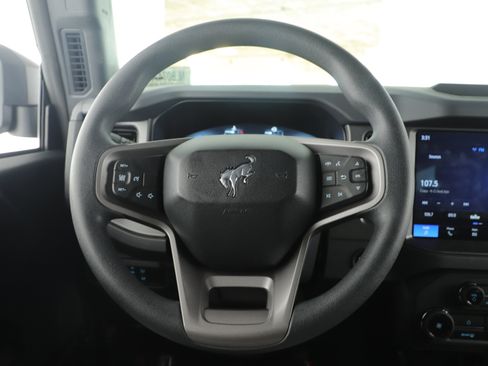 Used 2025 Ford Bronco Badlands image 20