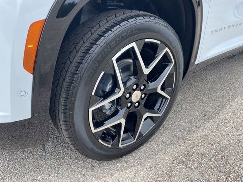 New 2026 Chevrolet Traverse High Country FWD image 9