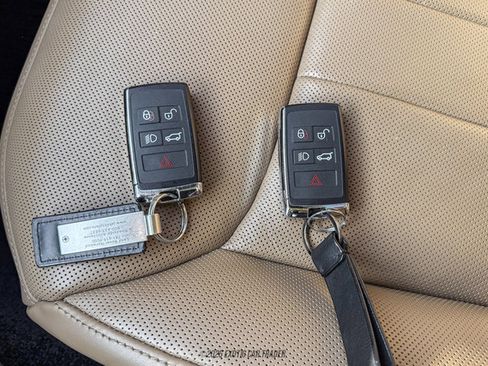 Used 2023 Land Rover Range Rover SE AWD/4WD image 20
