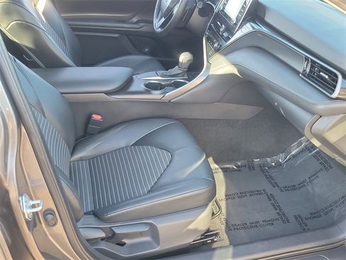 Used 2021 Toyota Camry SE image 16