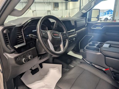 Used 2026 GMC Sierra 3500 SLE w/ SLE Value Package AWD/4WD image 14