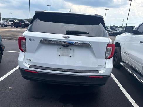 Used 2020 Ford Explorer XLT RWD image 6