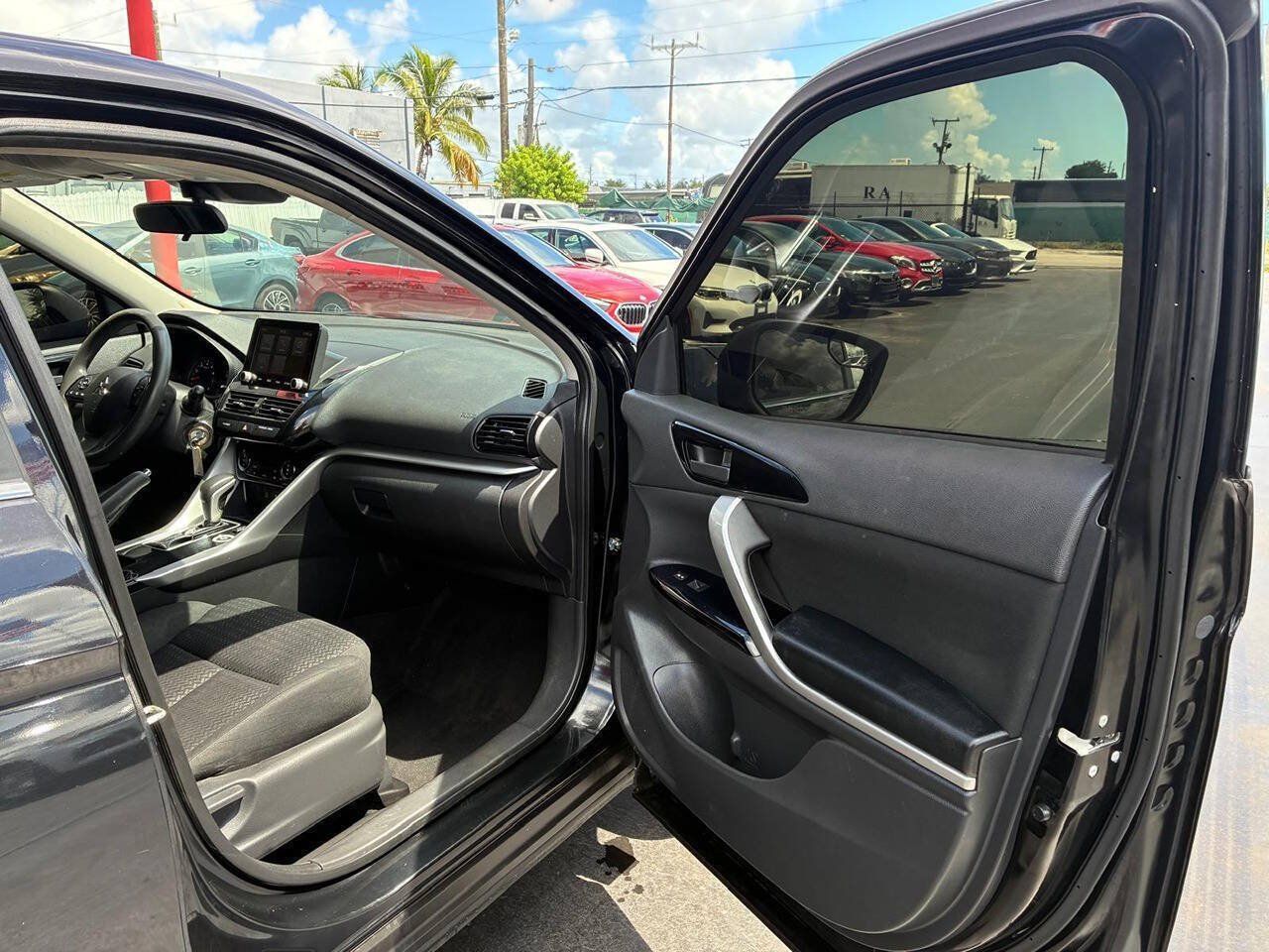 Used 2023 Mitsubishi Eclipse Cross LE AWD/4WD image 3