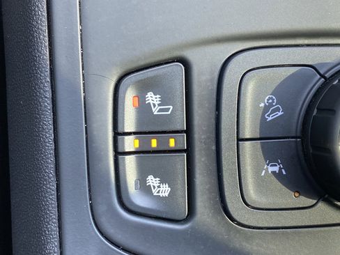 Used 2022 GMC Terrain SLE w/ Driver Convenience Package AWD/4WD image 13