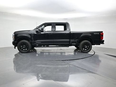 New 2026 Ford F250 Lariat w/ Black Appearance Package AWD/4WD image 8