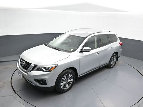 Used 2019 Nissan Pathfinder S AWD/4WD image 34
