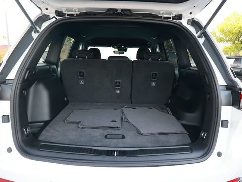 New 2026 Jeep Grand Cherokee Laredo RWD image 32