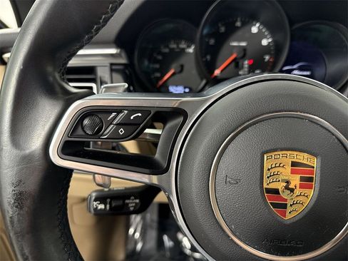 Certified 2021 Porsche Macan image 37