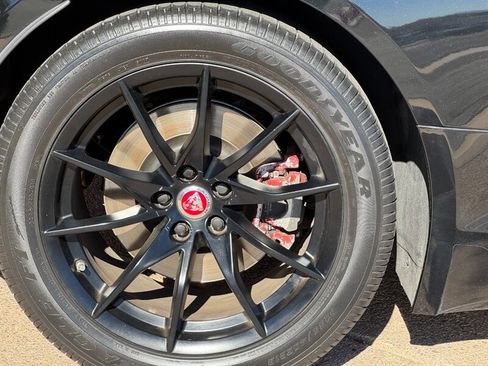 Used 2020 Jaguar F-TYPE Coupe image 31