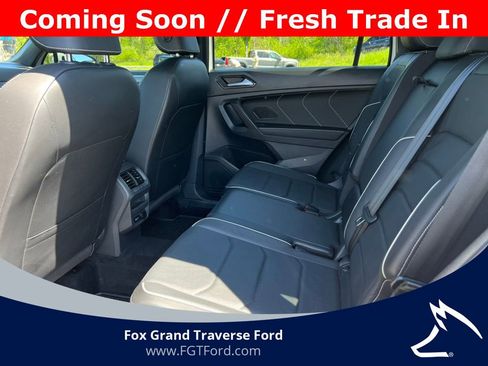 Used 2022 Volkswagen Tiguan SEL R-Line AWD/4WD image 4