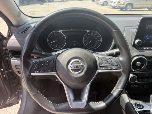 Used 2022 Nissan Sentra SV FWD image 12