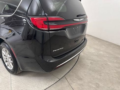 Used 2025 Chrysler Pacifica Select FWD image 20