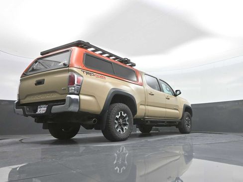 Used 2020 Toyota Tacoma TRD Off-Road AWD/4WD image 36