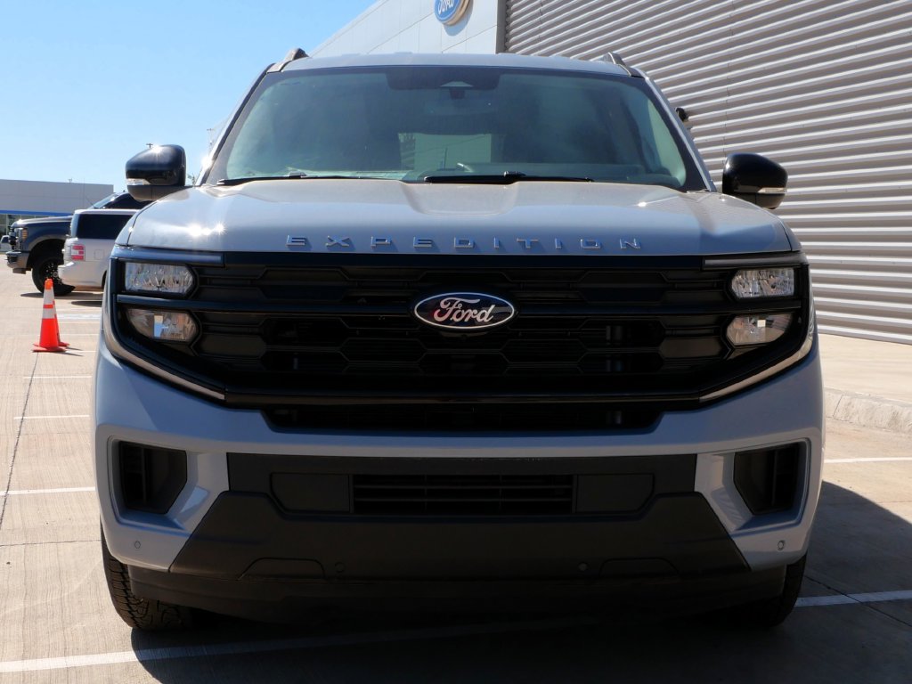 New 2026 Ford Expedition Active AWD/4WD image 4