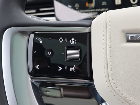 New 2026 Land Rover Range Rover SE image 17