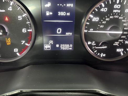 Used 2025 Subaru Outback AWD/4WD image 23