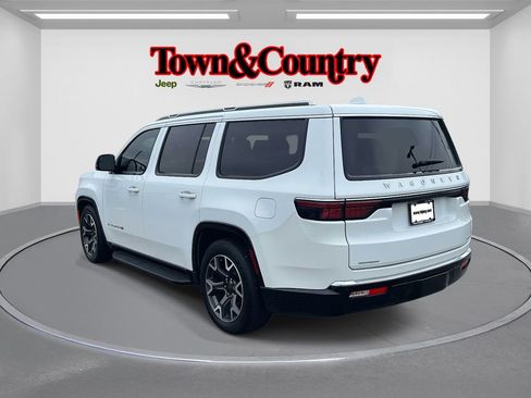 Used 2023 Jeep Wagoneer Series III w/ Convenience Group I image 7