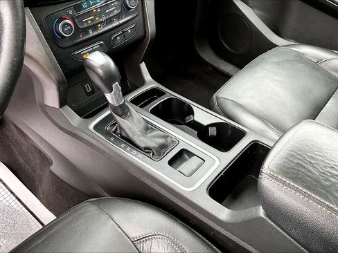 Used 2017 Ford Escape SE w/ SE Leather Comfort Package image 17