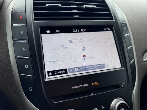 Used 2017 Lincoln MKC Reserve image 24