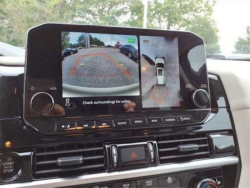 Used 2025 Nissan Pathfinder SL w/ SL Premium Package image 15