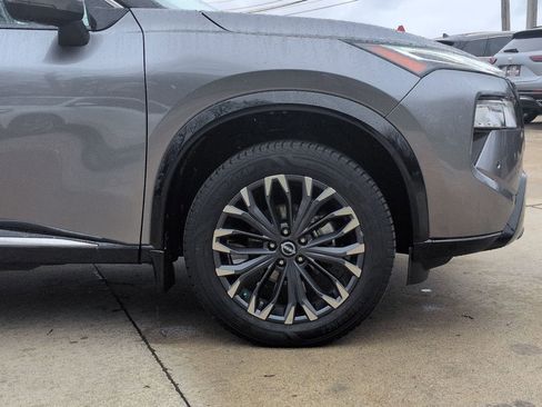 Used 2024 Nissan Rogue Platinum w/ Platinum Premium Package image 39