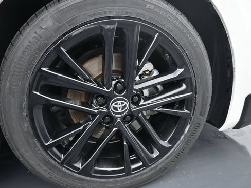 Used 2025 Toyota Camry SE w/ Convenience Package FWD image 11