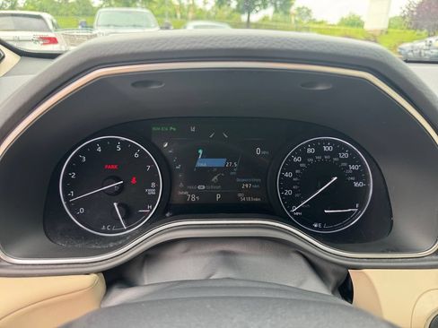 Used 2019 Toyota Avalon Limited w/ Advanced Safety Package FWD image 16
