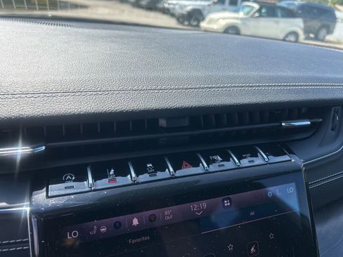 Certified 2024 Jeep Grand Cherokee Limited image 40