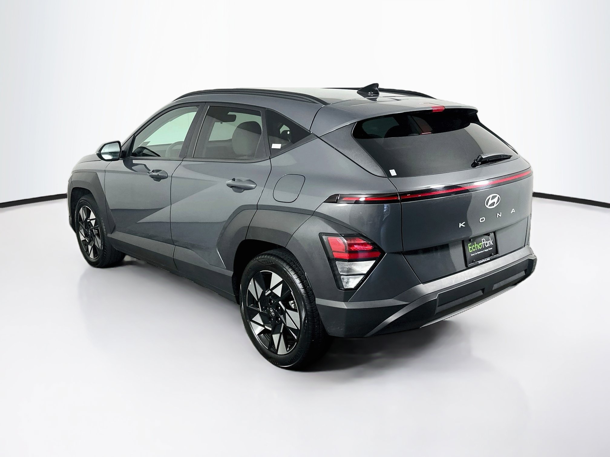 Used 2025 Hyundai Kona SEL FWD image 5