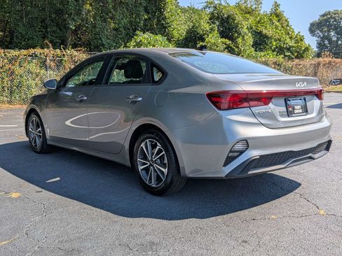 Used 2024 Kia Forte LXS FWD image 6