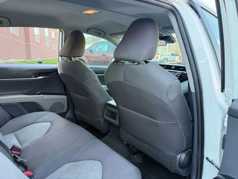 Used 2019 Toyota Camry LE image 29