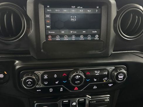 Used 2021 Jeep Wrangler Unlimited Sport image 21