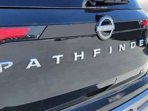 New 2025 Nissan Pathfinder SL image 8