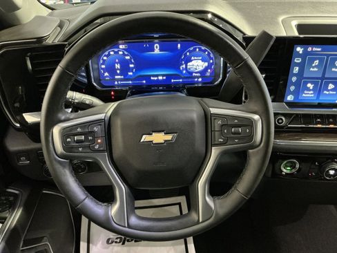Used 2024 Chevrolet Silverado 1500 LT image 24