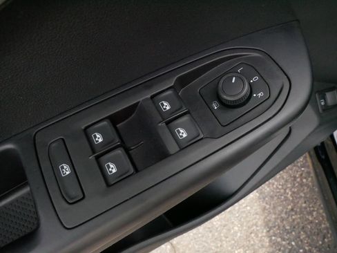 Used 2024 Volkswagen Taos SE AWD/4WD image 19