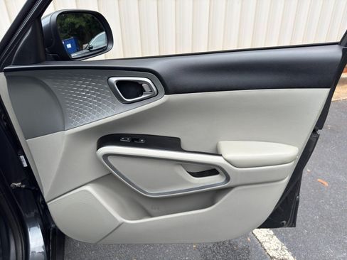 Used 2022 Kia Soul LX FWD image 33