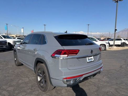 Used 2022 Volkswagen Atlas Cross Sport SEL R-Line image 21