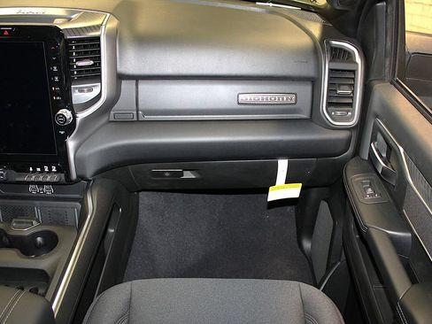 New 2026 RAM 2500 Big Horn AWD/4WD image 34