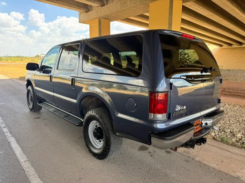 Used 2003 Ford Excursion XLT AWD/4WD image 5