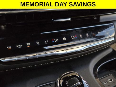 Used 2023 Cadillac Escalade Premium Luxury w/ Performance Package AWD/4WD image 19