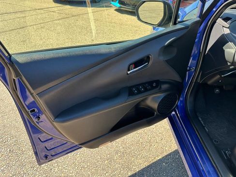 Used 2016 Toyota Prius Two image 10
