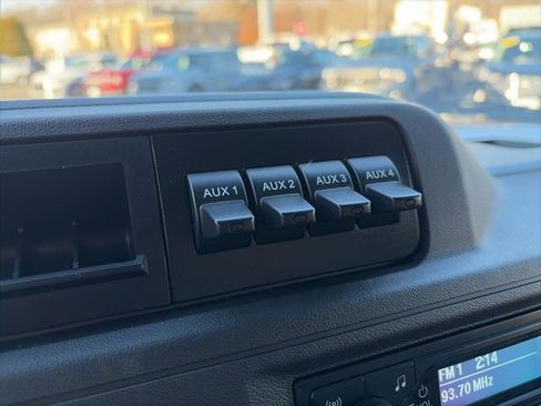 Used 2024 Ford E-450 and Econoline 450 Super Duty w/ Power Windows & Locks Group image 24