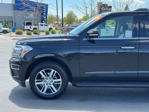 Used 2024 Ford Expedition Limited AWD/4WD image 4