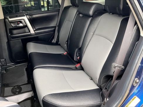 Used 2019 Toyota 4Runner SR5 Premium image 17