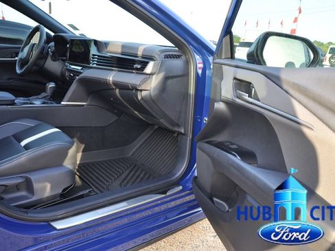 Used 2025 Toyota Camry SE w/ Multimedia Upgrade Package FWD image 17
