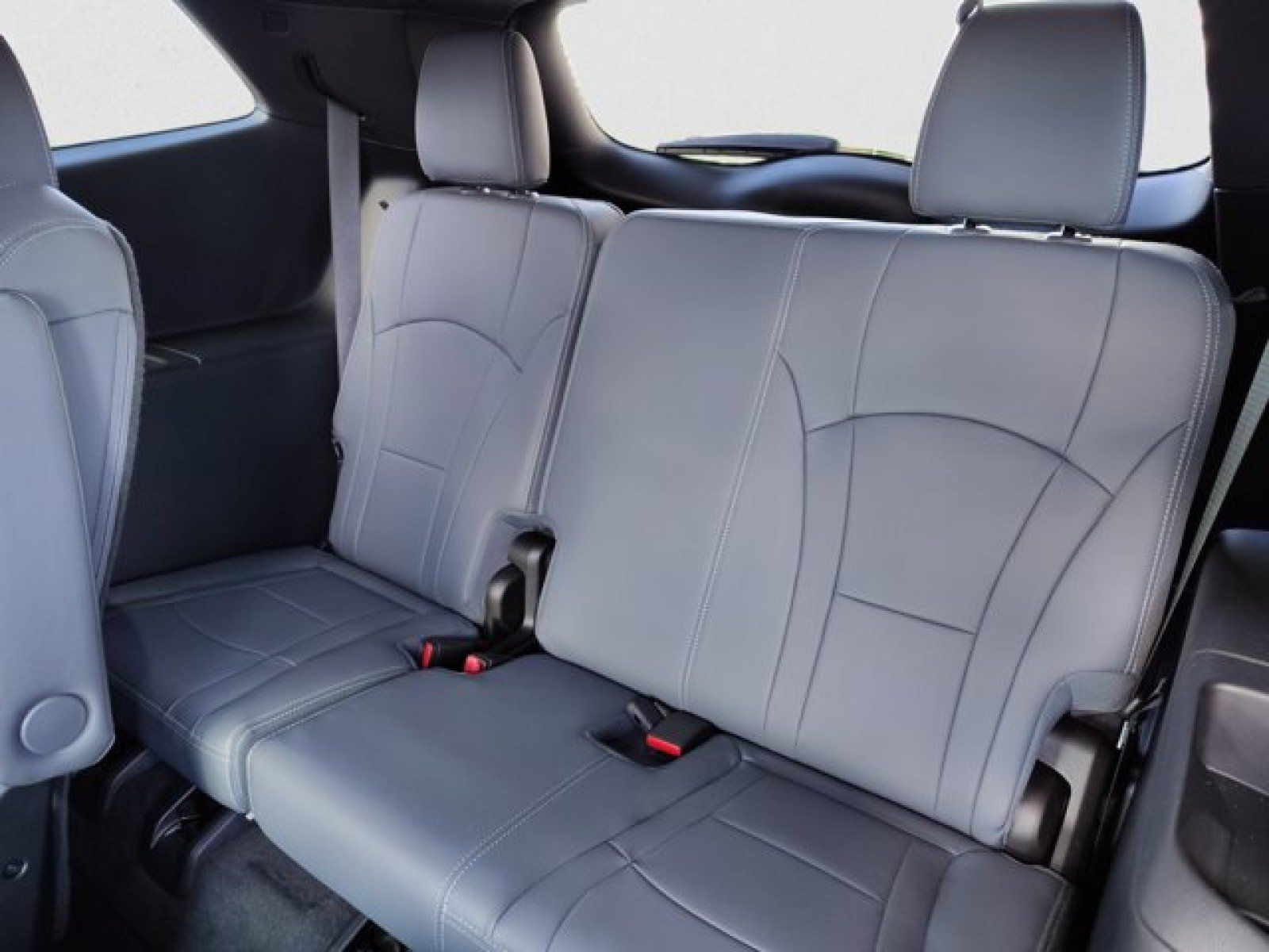 Used 2023 Buick Enclave Essence FWD image 19