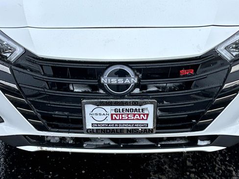 New 2025 Nissan Versa SR w/ Trunk Package image 8