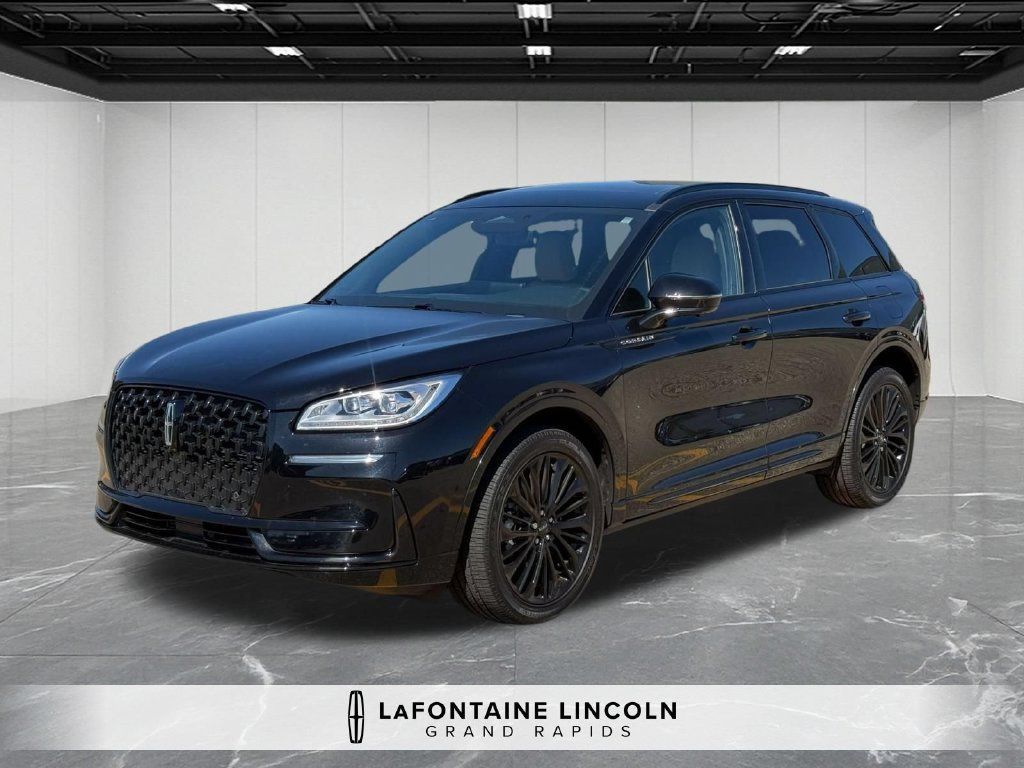 Used 2023 Lincoln Corsair Reserve w/ Equipment Group 201A AWD/4WD image 1