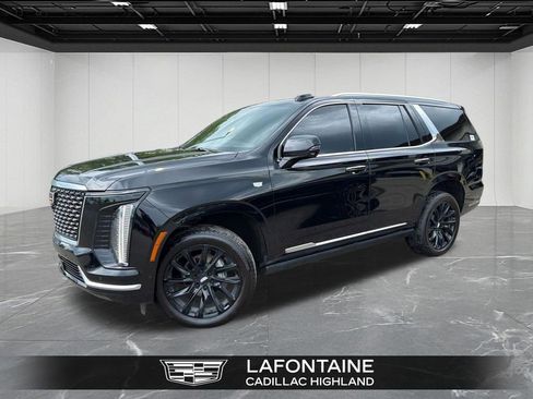 Certified 2025 Cadillac Escalade Premium Luxury AWD/4WD image 1